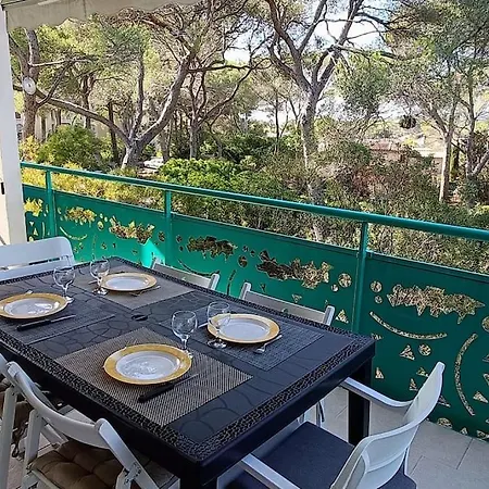 Bel De Standing A Boulouris Apartment